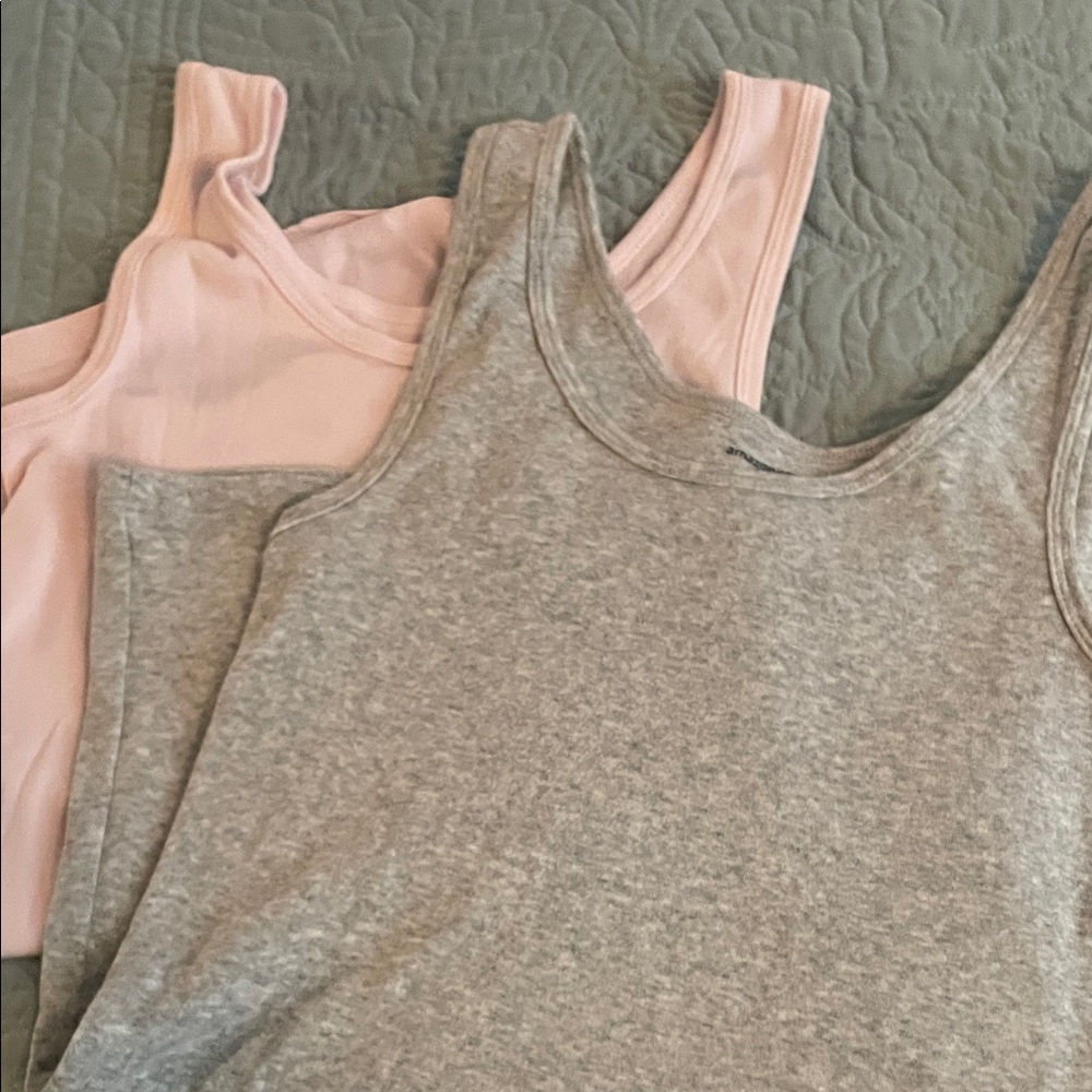 Amazon Essentials Women's Tank Top Pack of two - Light Pink and Heather Gray